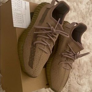 Men’s yeezy  EARTH